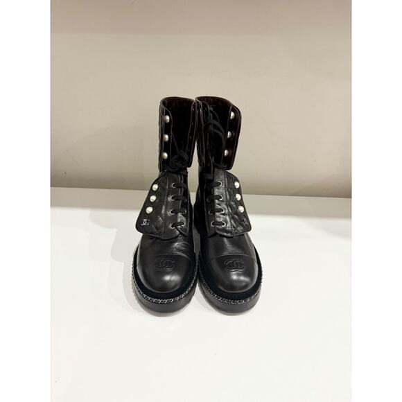 NWOT Chanel Quilted Patent Leather CC Pearl Mid-Calf Combat Boots Black EU 38.5 - Picture 3 of 8